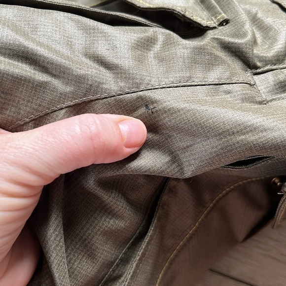 Helly Hansen Women’s Green Survival Snowsuit - Picture 14 of 15